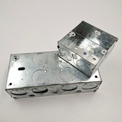 Qualität  BS Standard Switch Socket Box IP65 Galvanized Steel 3X6 3X3 Fabrik